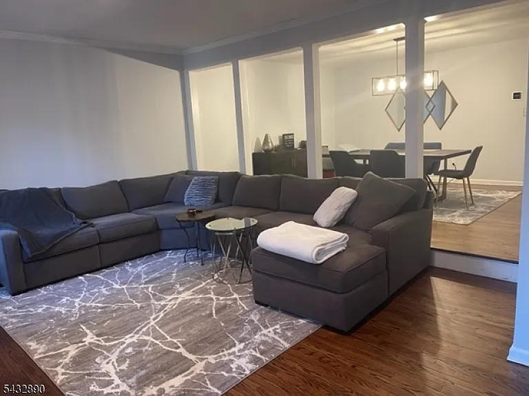 48 Wexford Dr — Photo 3
