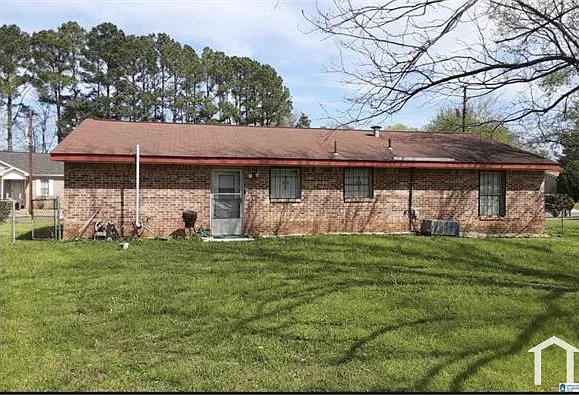 4 bed, $1,600 — Photo 3