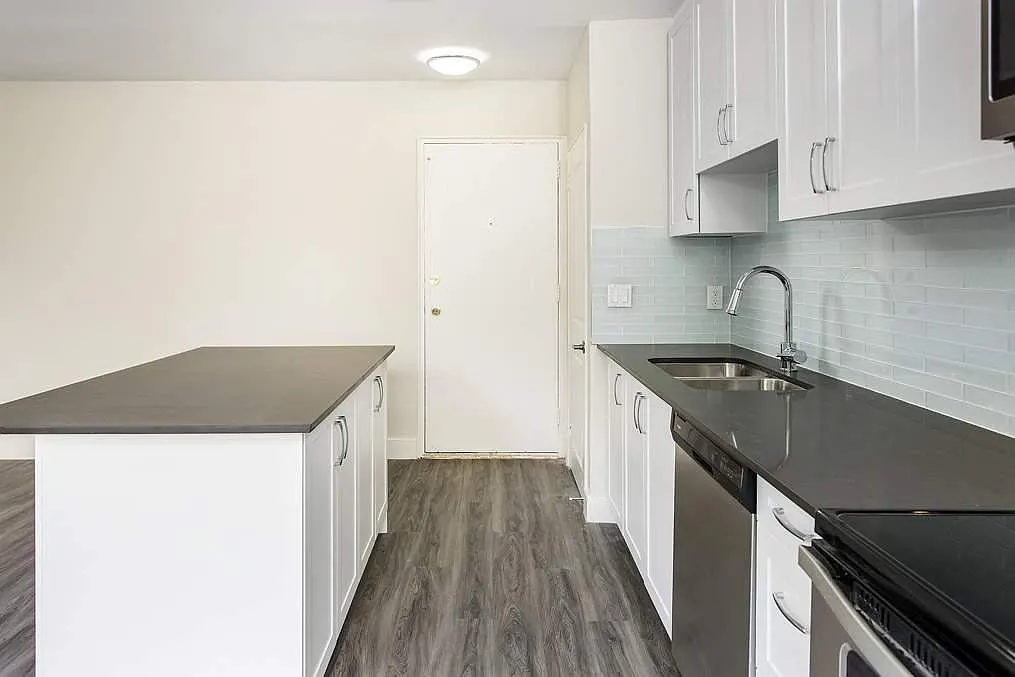 2893 St. Clair Ave. E — Photo 1