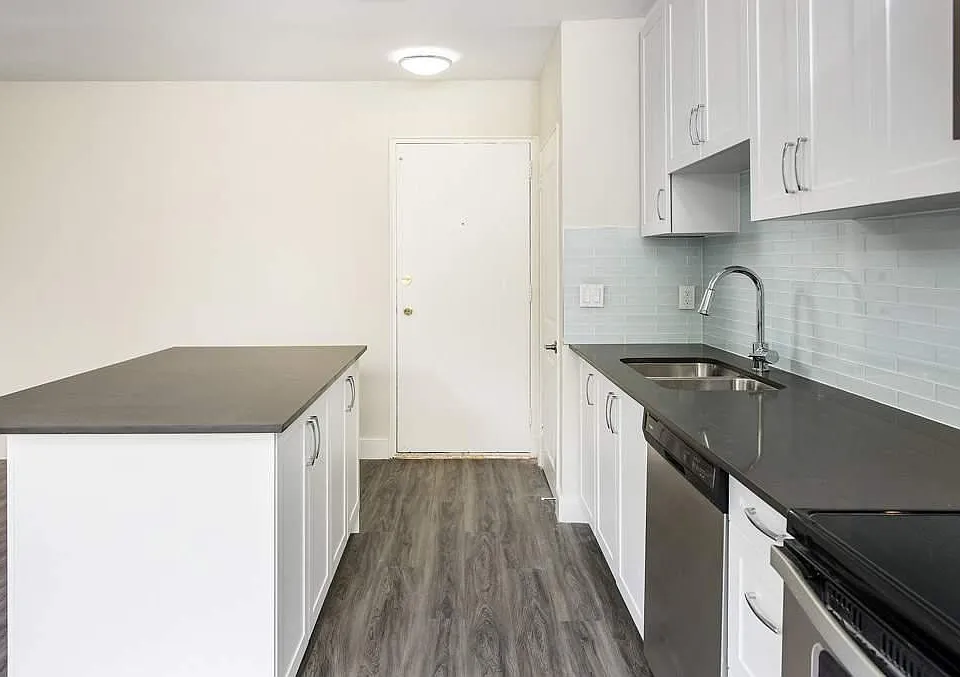 2893 Saint Clair Ave E #5