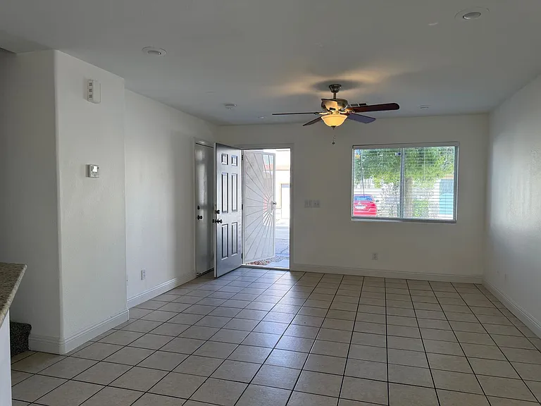 10064 Swimming Hole St — Photo 2