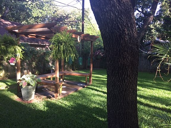 3rd image of 917 Wood Hollow Ln