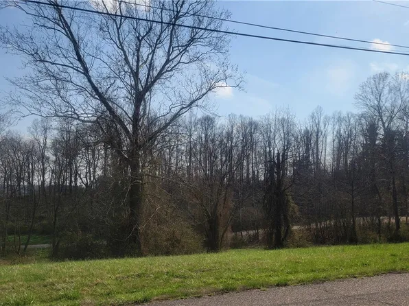 Spring St, Beverly, OH 45715