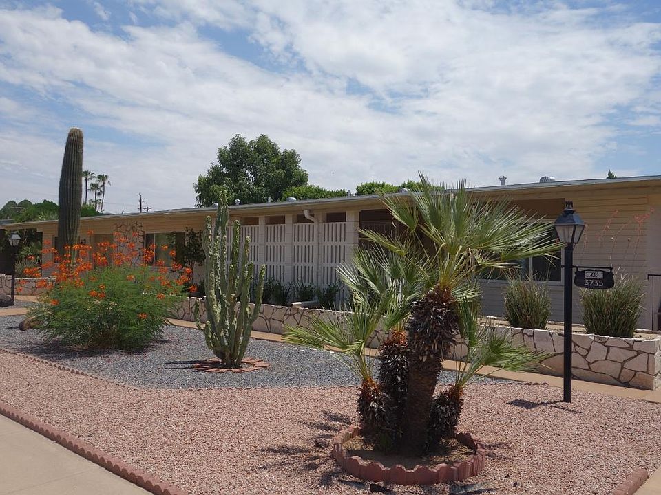 Half of duplex lives like a Single Family home