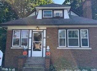 621 W Keith Ave, Waukegan, IL