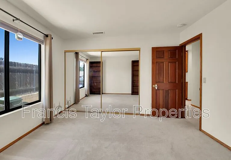 749 Flagstone Ct — Photo 19