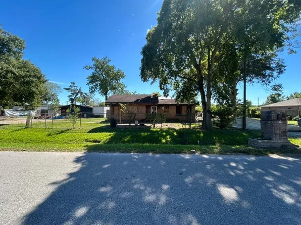 5502 Apala Dr, Houston, TX 77032