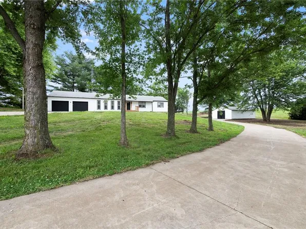 23835 State Route 371, Dearborn, MO 64439