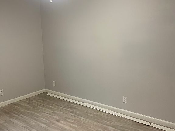 5th image of 1879 Crompond Rd APT A21