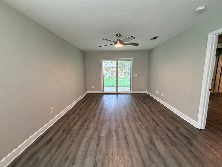 7738 Lola Cir — Photo 13