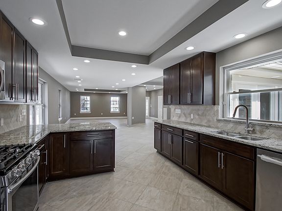 3rd image of 3839 Mimosa Dr