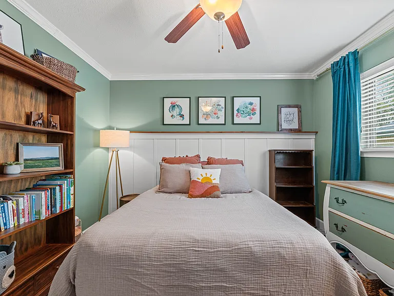 9854 Estate Ln — Photo 22