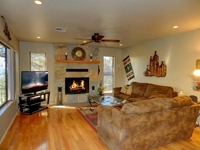 385 Coffee Pot Dr — Photo 14