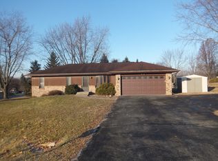 6102 Walnut Grove Rd, Loves Park, IL 61111