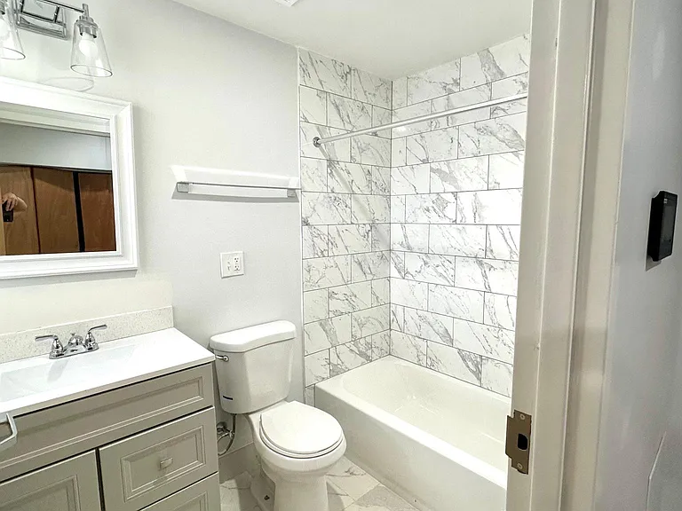 1721 Mifflin St #3 — Photo 5