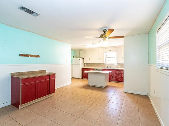 5th image of 118 Linda Ln