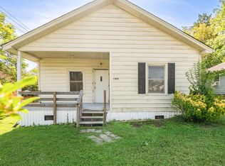 1307 Stonewall St, Burlington, NC 27217