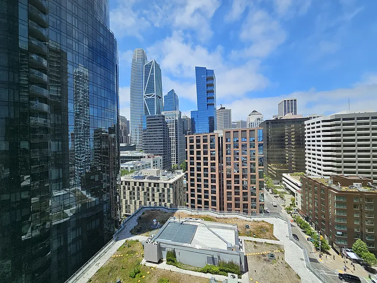 338 Main St #17H — Photo 1