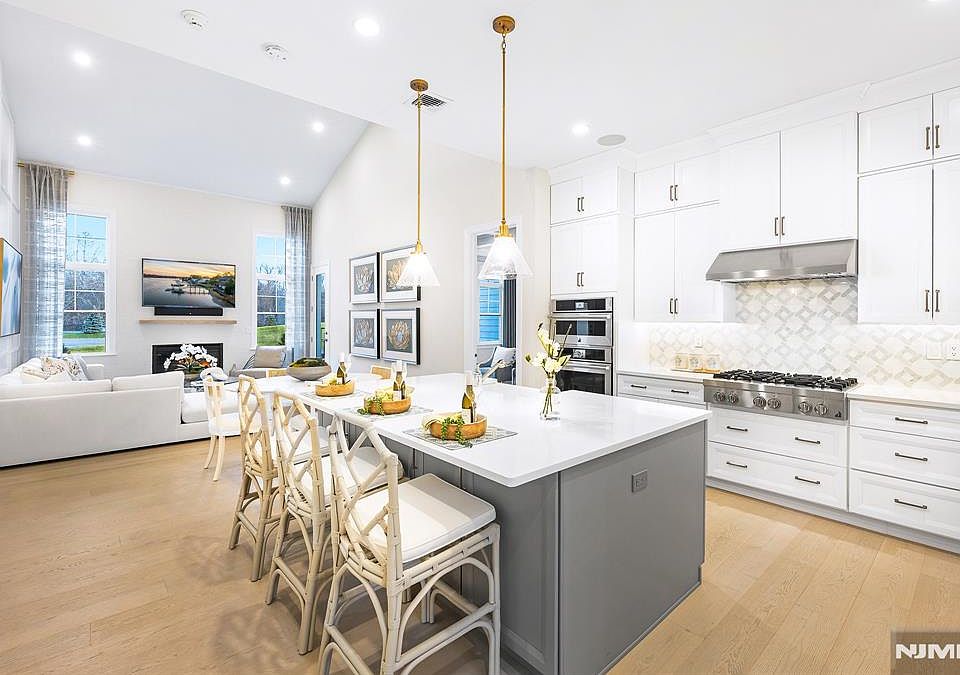 1st image of 3 Woodmont Circle Riv