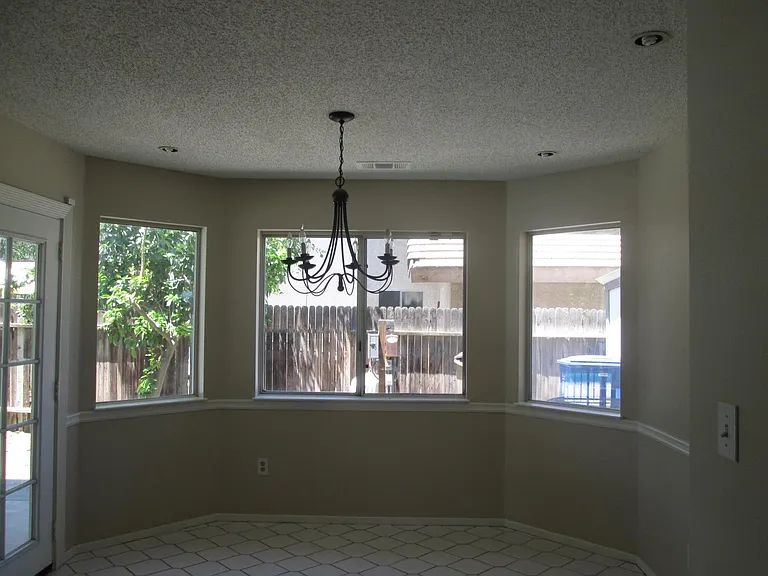 3615 Abbott Dr — Photo 10