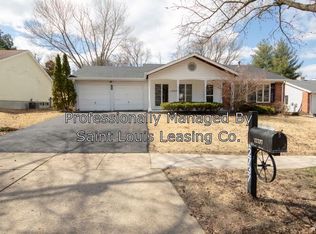 12737 Meadowdale Dr, Saint Louis, MO 63138