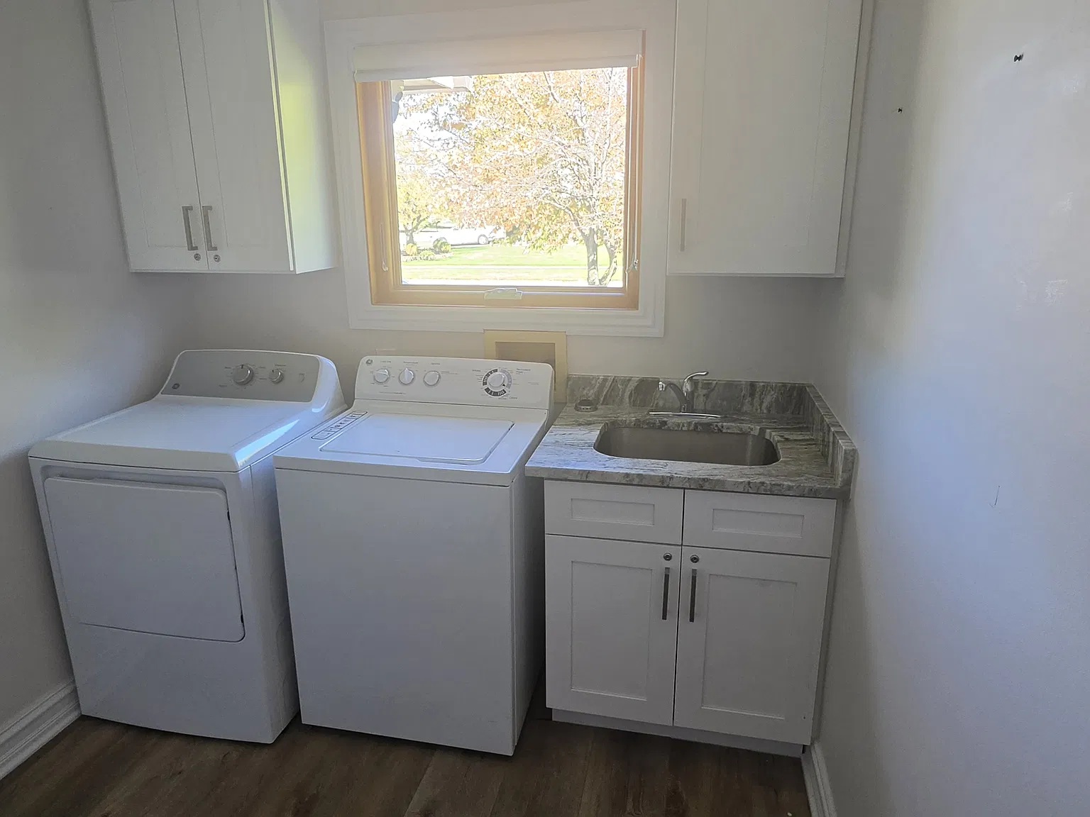 5 bed, 2.5 bath, 2066 sqft, $3,600 — Photo 3