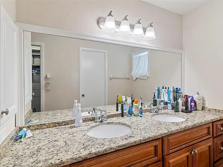 5776 Augusta Cir — Photo 19