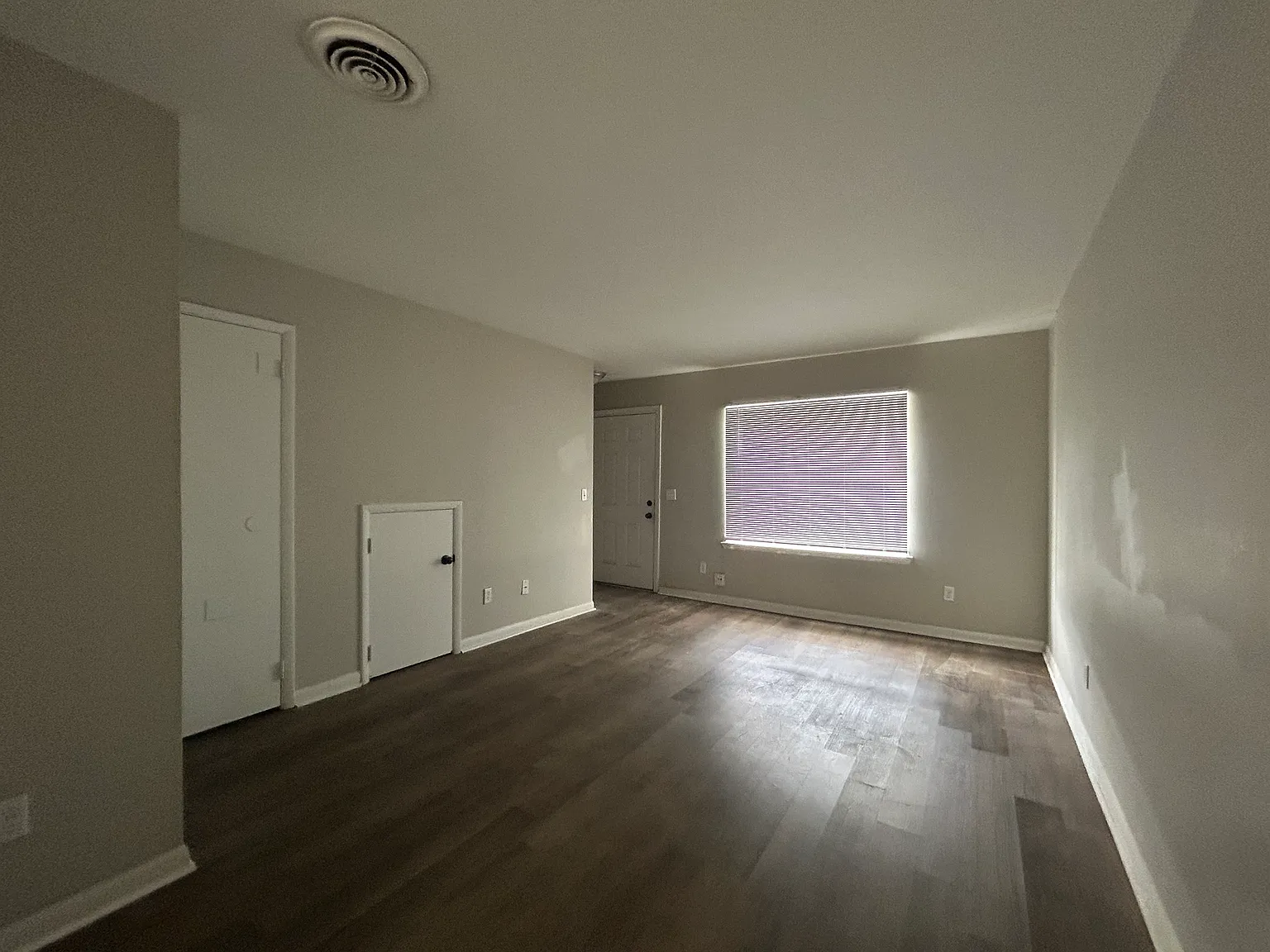 2 bed, 1.5 bath, 1000 sqft, $998 — Photo 3