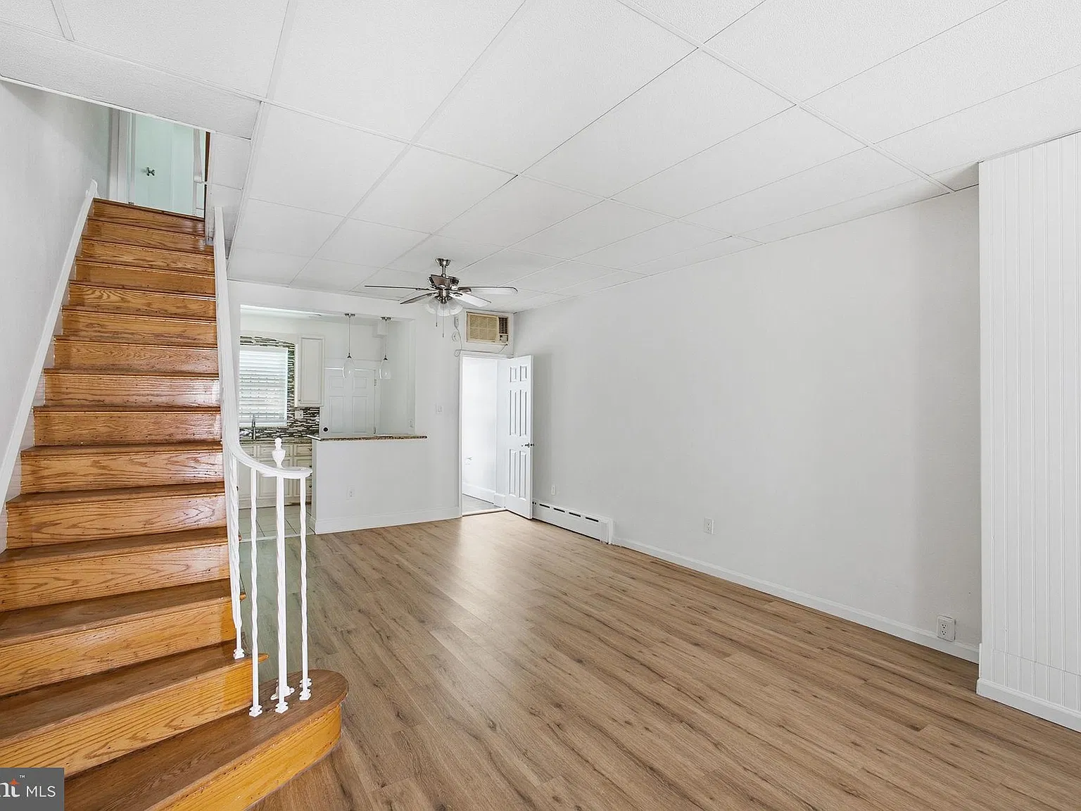 2 bed, 1.5 bath, 940 sqft, $1,700 — Photo 2