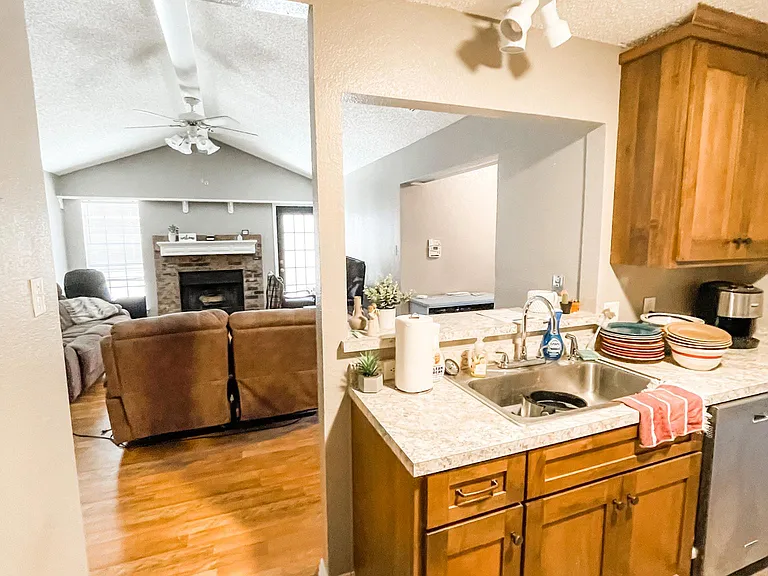 1213 Hyde Park Blvd #B — Photo 3
