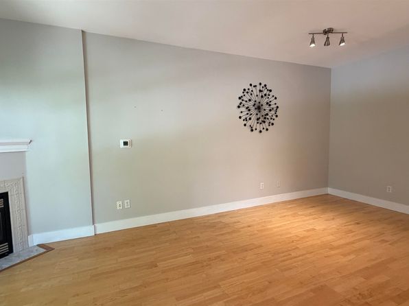 3 bedroom rental in Surrey — photo 12