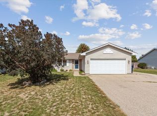4221 Prairie Fox Dr, Janesville, WI 53546