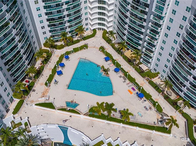 7900 Harbor Island Dr #601 — Photo 16