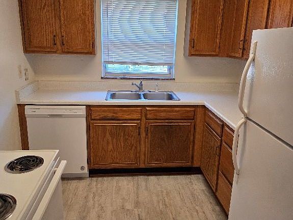 4th image of 2100 Shroyer Rd #1-4
