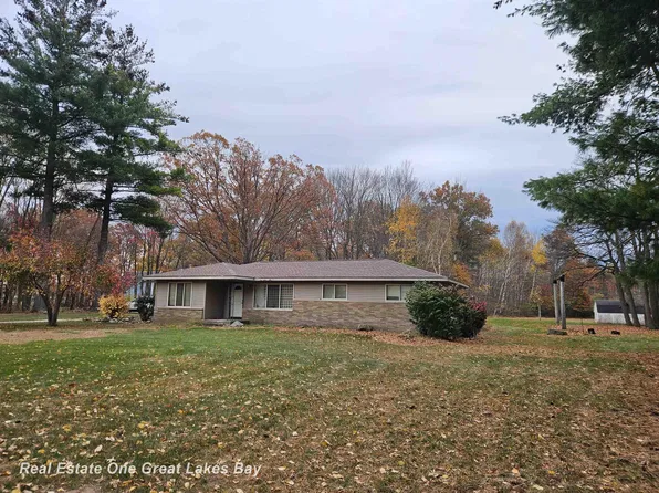 2801 W Birch Run Rd, Burt, MI 48417