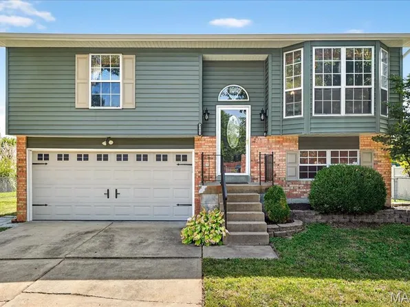 2406 Lombard Ln, Imperial, MO 63052