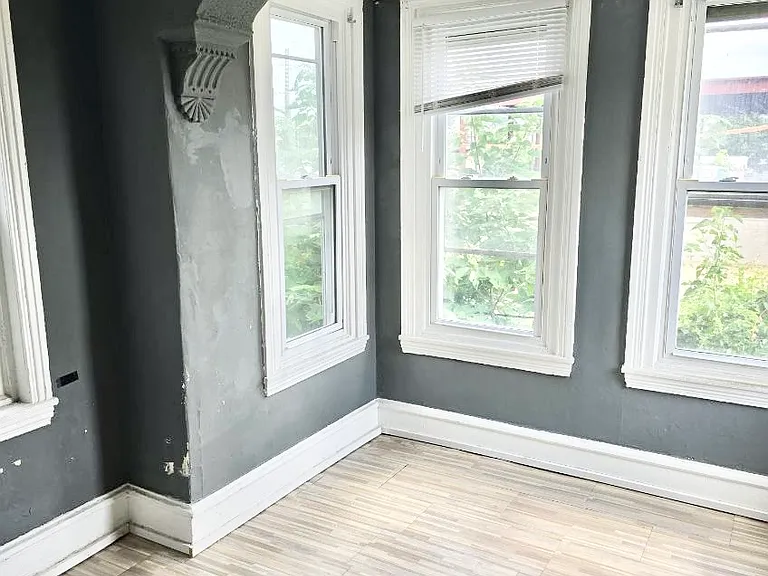 2031 W Oxford St #2 — Photo 3