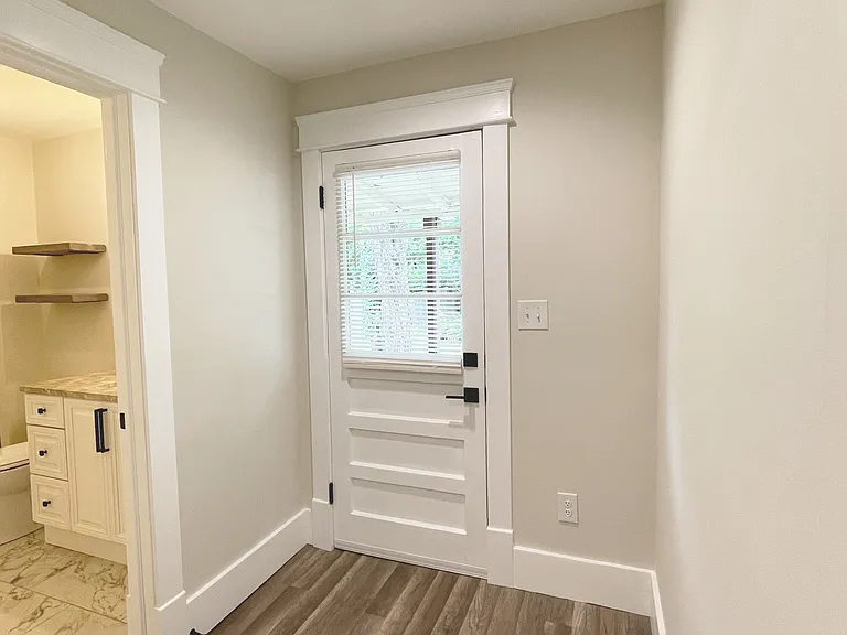 130 Lucile St — Photo 17