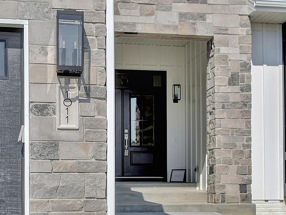 2nd image of 1011 S 88th St