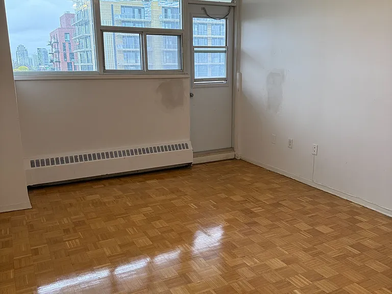 161 Oakwood Ave #902 — Photo 8