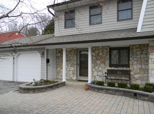 14 Conway Ct, Glen Cove, NY 11542