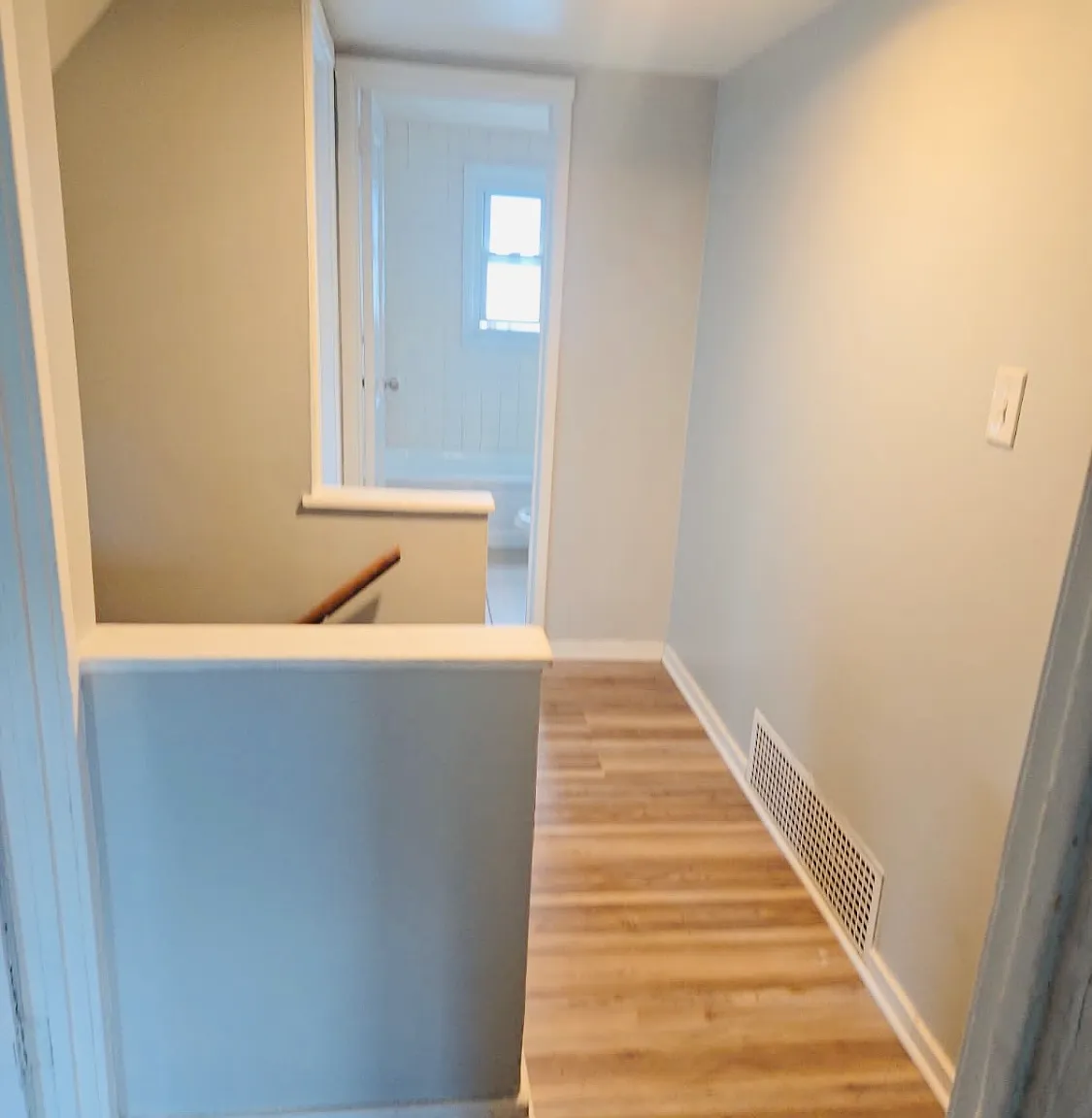 3 bed, 1100 sqft, $2,100 — Photo 2