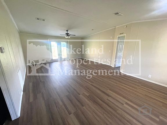 3rd image of 2098 Meadow Oak Cir