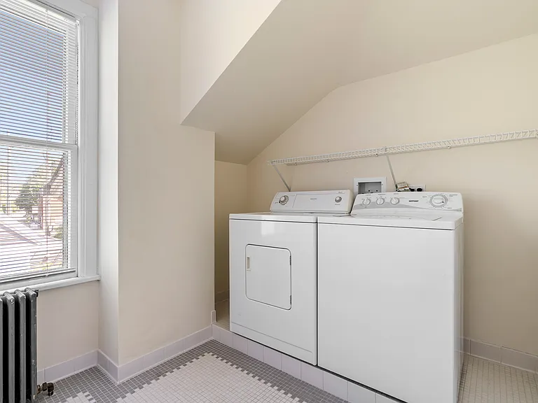 1235 Ridge Ave — Photo 20