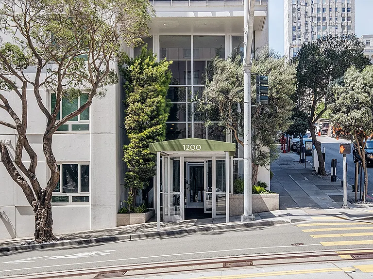 1200 California St #19D — Photo 35
