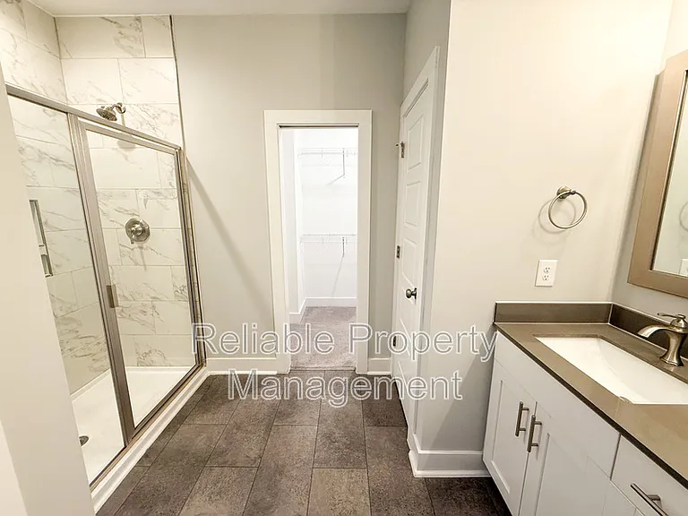 26 Laird Dr — Photo 8