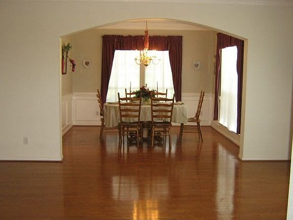 2nd image of 922 Dove Creek Trl