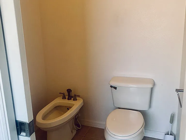 2290 Emperor Dr — Photo 16