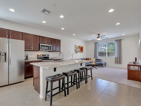 4th image of 302 N 79th Pl