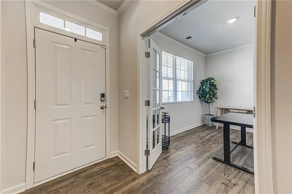 4 bed, 2.5 bath, 2885 sqft, $2,950 — Photo 3